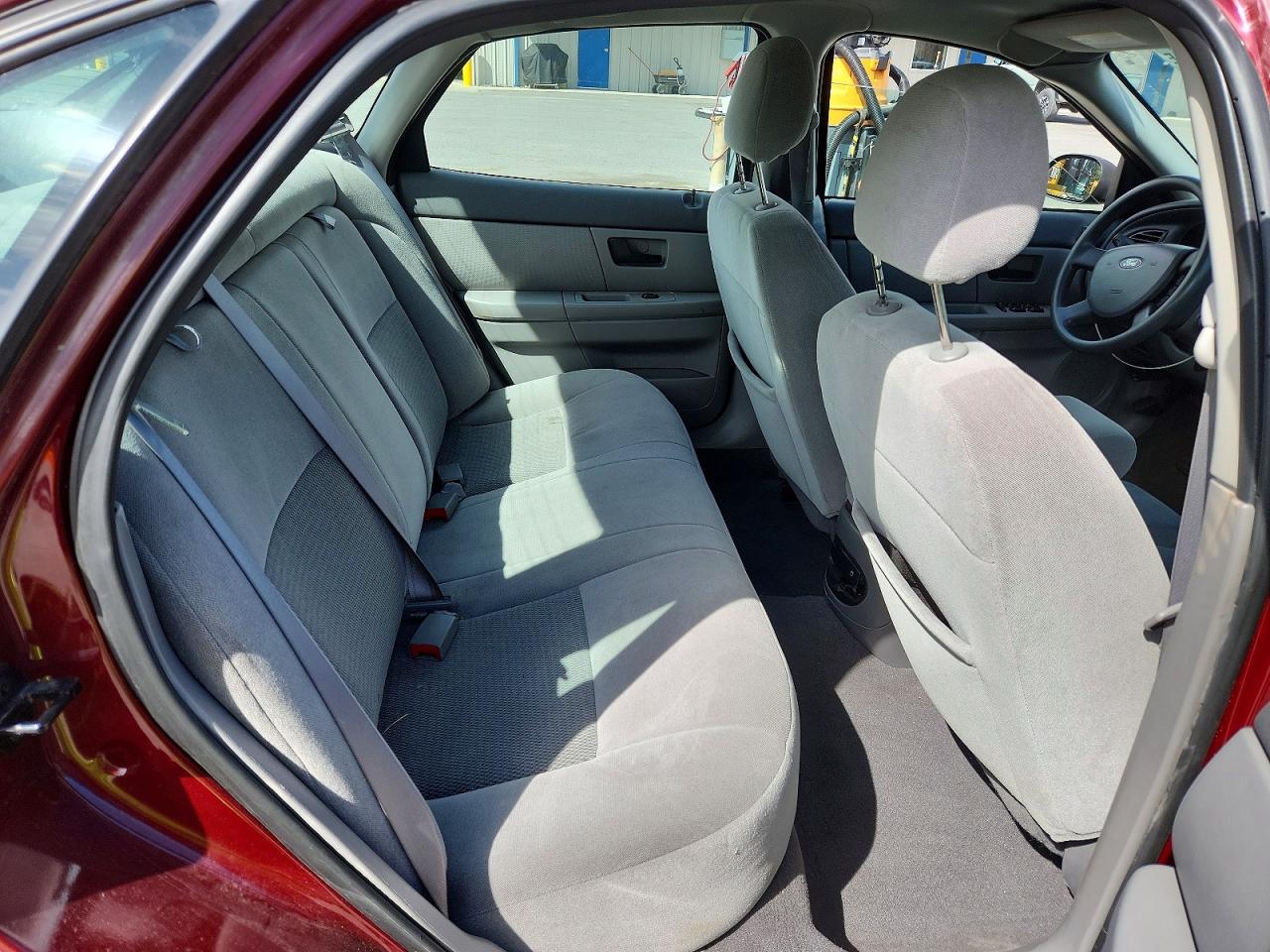 2005 Ford Taurus VIN 1FAFP53205A182497 photo 10