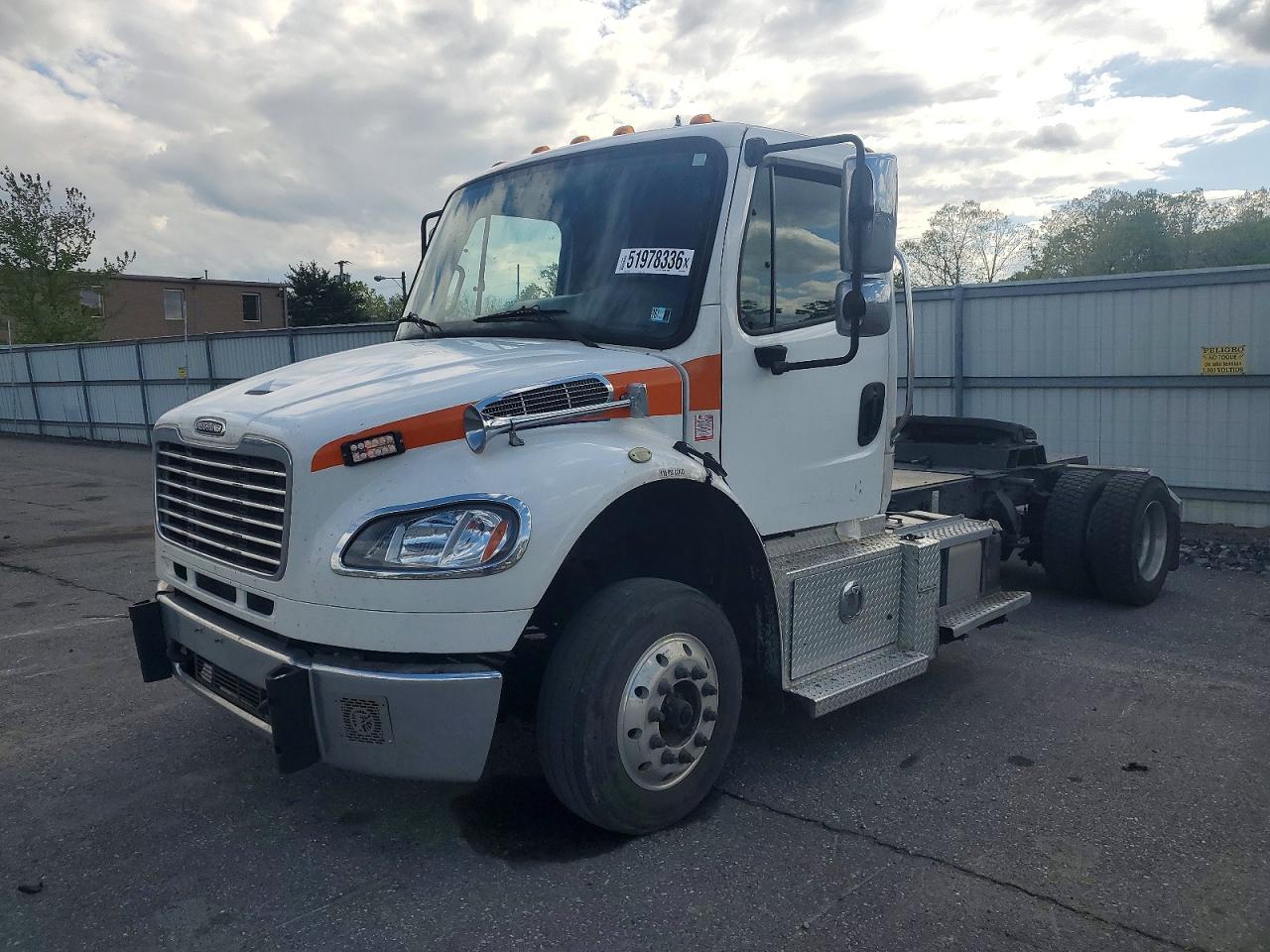 2016 FREIGHTLINER All other VIN 3ALACWCY0GDHC7983 photo 2