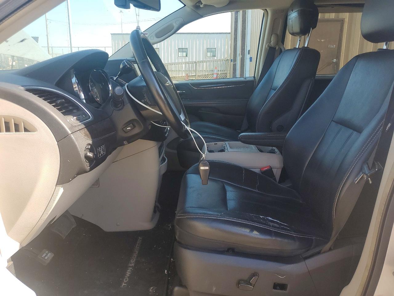2011 Chrysler Minivan VIN 2A4RR8DGXBR779882 photo 7
