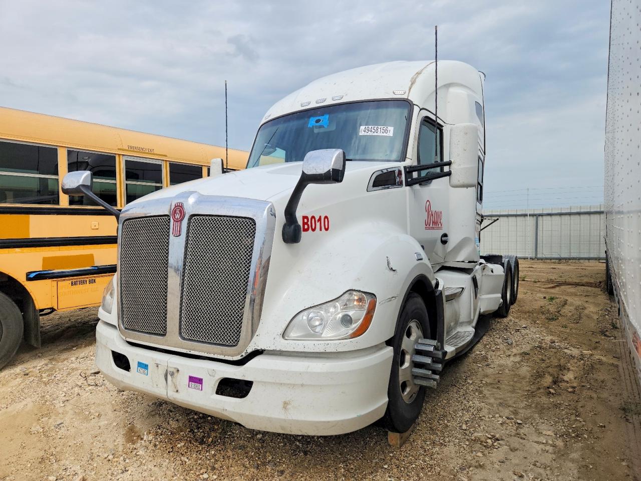 2021 KENWORTH Tractor VIN 1XKYDP9X0MJ446072 photo 2