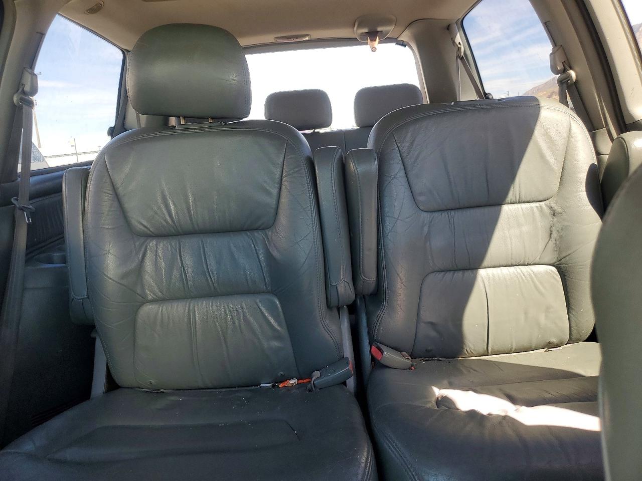 2004 Honda Odyssey VIN 5FNRL18954B074318 photo 10