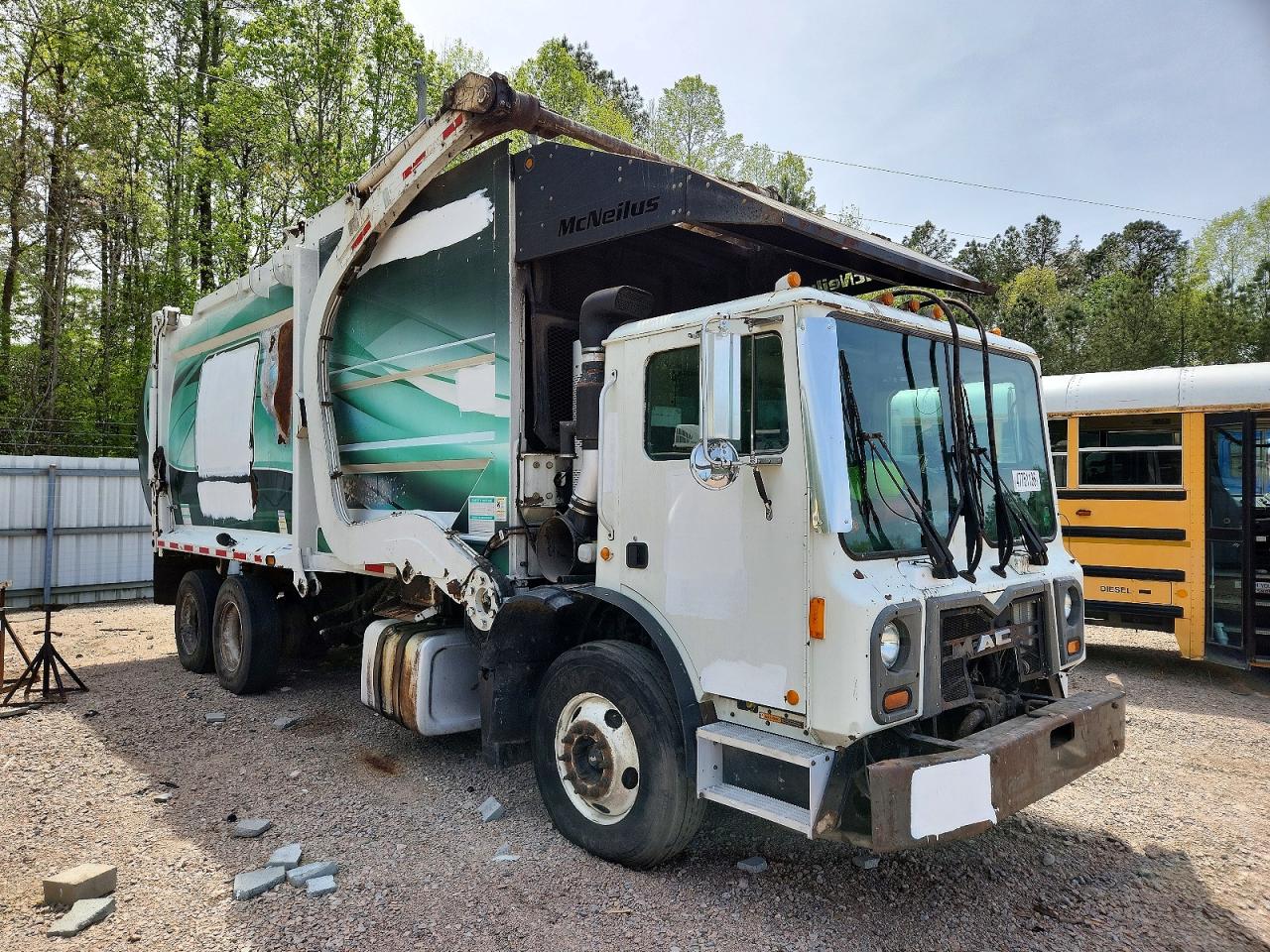 2016 MACK All other VIN 1M2AV04C8GM014978 photo 1