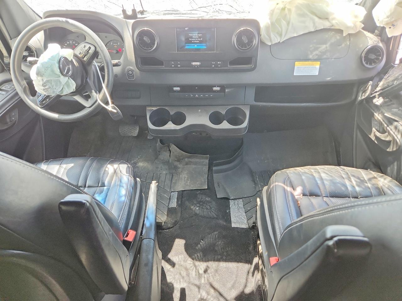 2019 Mercedes-Benz Sprinter VIN WDAPF4CD1KT013945 photo 8