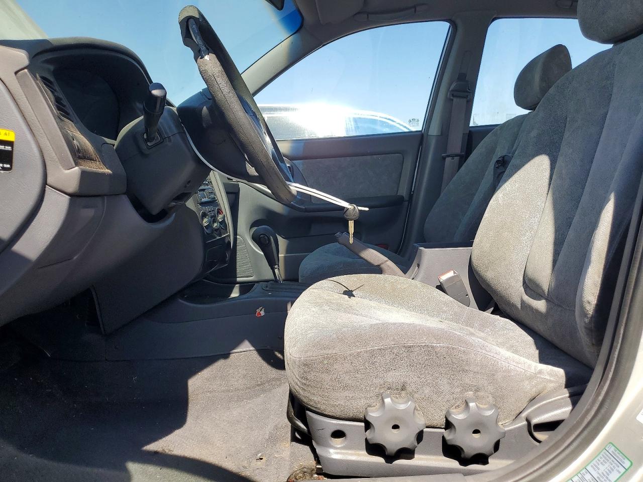 2002 Hyundai Elantra VIN KMHDN45D52U405641 photo 7