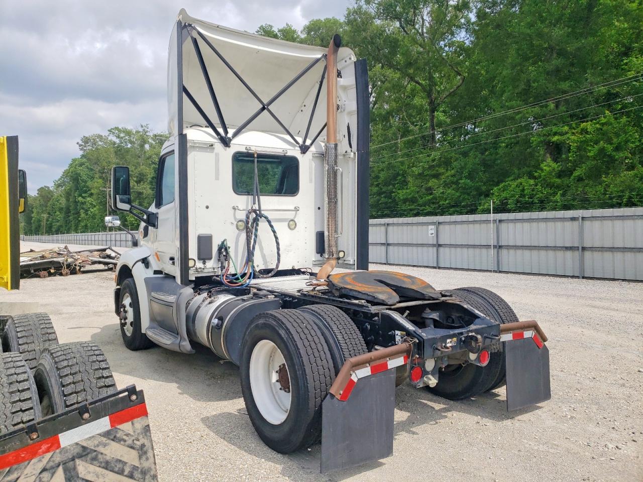2017 PETERBILT All other VIN 1XPBA48X0HD428992 photo 3