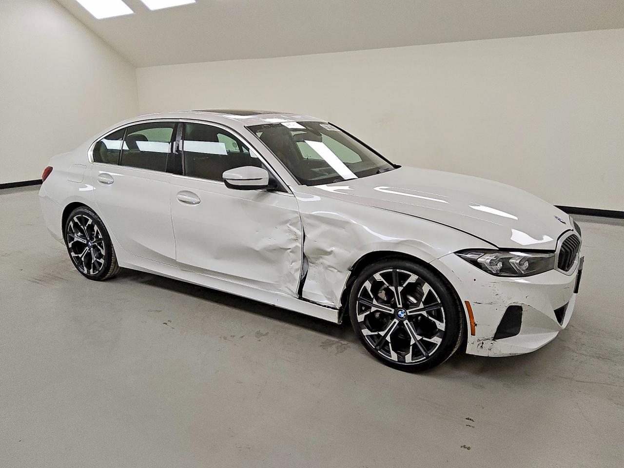 2026 BMW 3 series VIN 3MW69CW0XT8G04509 photo 4