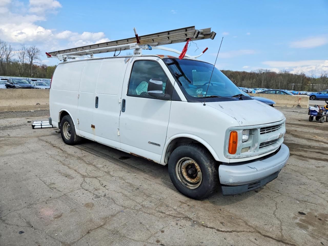 2002 CHEVROLET Express VIN 1GCFG15W421221381 photo 4