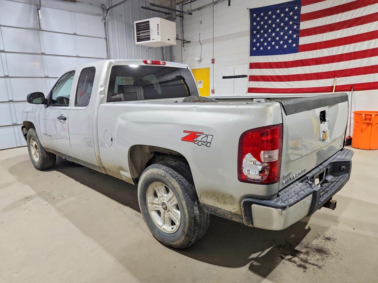 2010 Chevrolet All models VIN 1GCSKSE3XAZ264213 photo 2