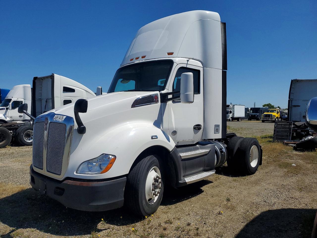 2017 KENWORTH All other VIN 1XKYA48XXHJ160373 photo 2