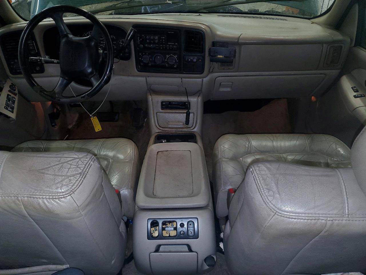 2001 Chevrolet Suburban VIN 3GNFK16T31G176301 photo 8