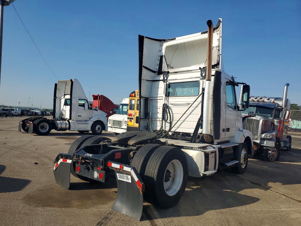 2017 Volvo Vn VIN 4V4N39TGXHN988210 photo 4