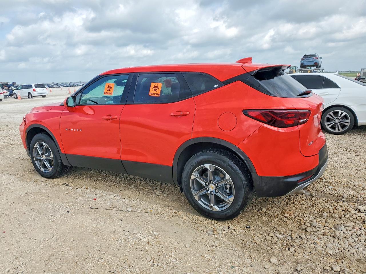 2026 Chevrolet Blazer VIN 3GNKBCR4XTS144749 photo 2