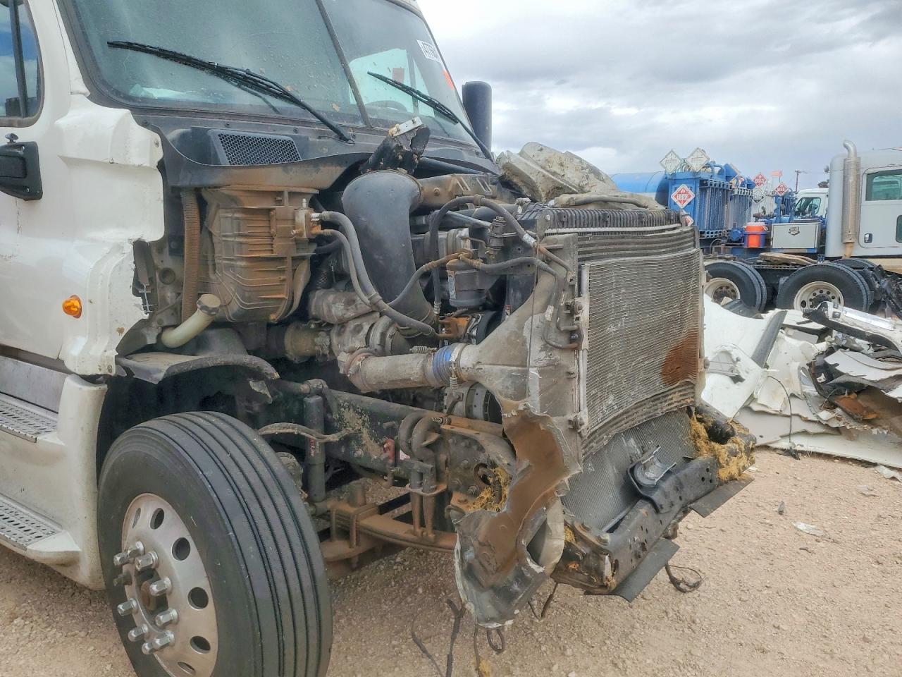 2015 FREIGLINER All other VIN 3AKJGLD51FSGF9151 photo 7