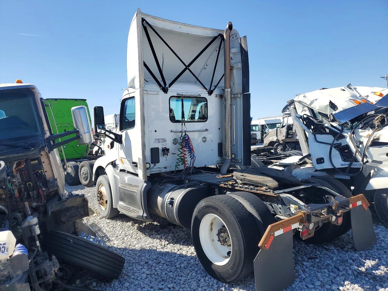 2018 PETERBILT All models VIN 1XPBA48X0JD477454 photo 3