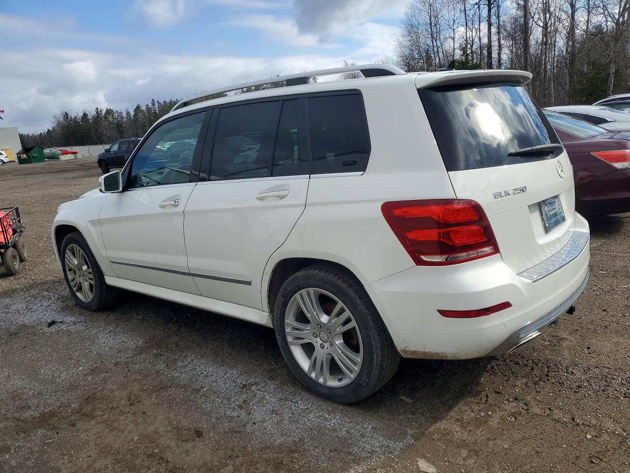 2015 Mercedes-Benz Glk-class VIN WDCGG0EB1FG414676 photo 2
