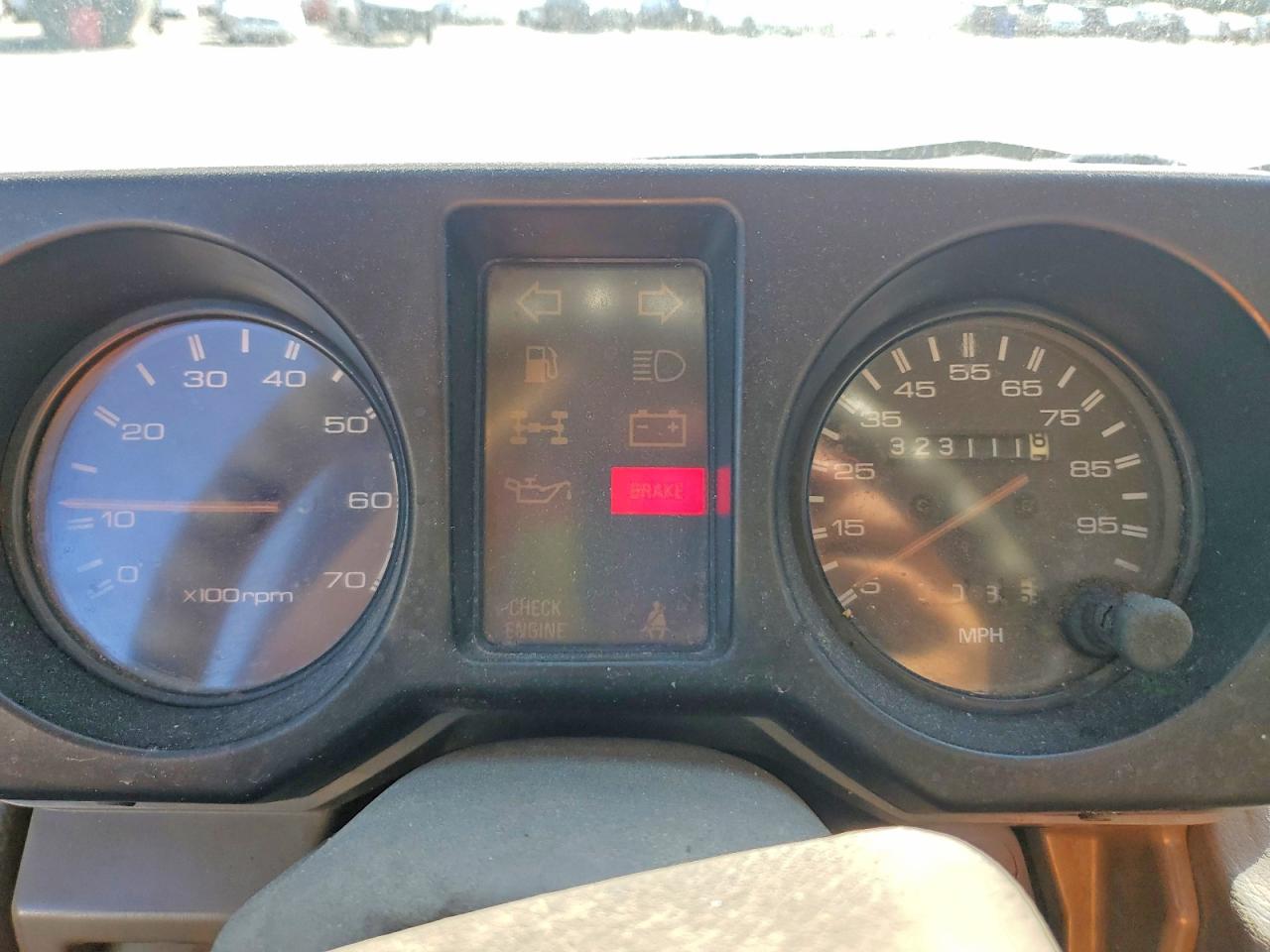 1991 Isuzu Trooper VIN JACCH58R4M7911806 photo 9