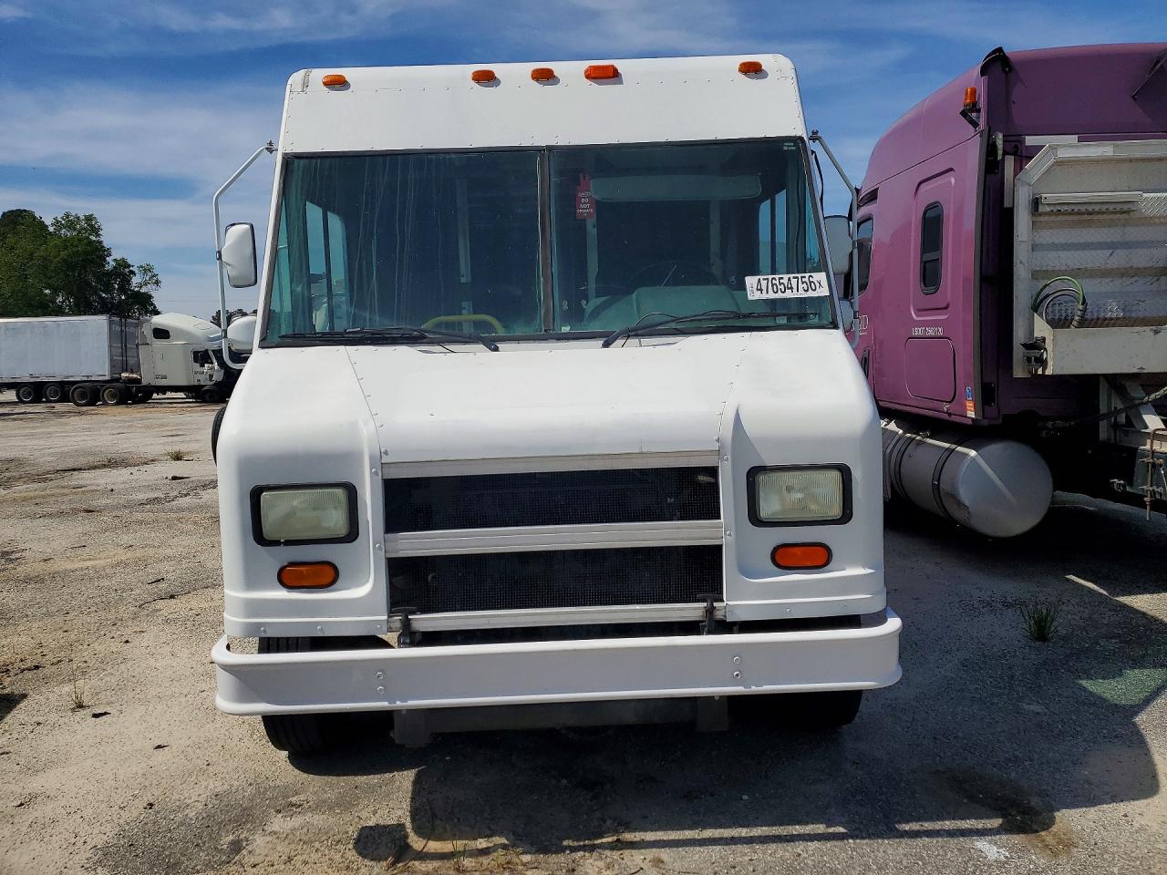 1999 FREIGHTLINER All models VIN 4UZA4FA47XCA64153 photo 5