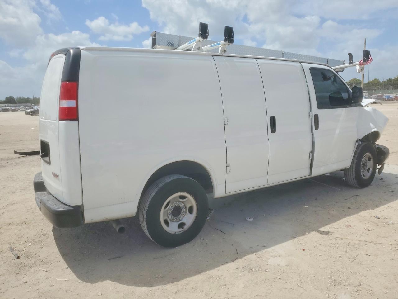2024 GMC All models VIN 1GTW7AFP5R1213954 photo 3