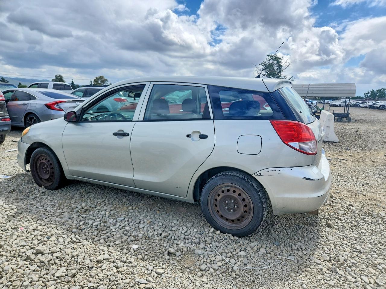 2003 TOYOTA Matrix VIN 2T1KR32E83C104478 photo 2