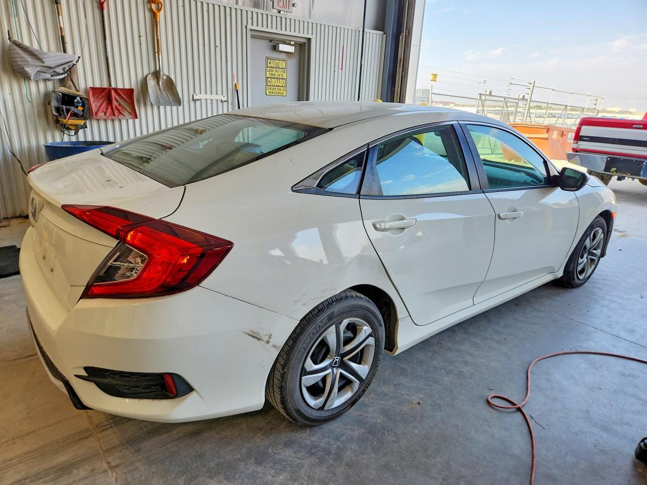 2018 Honda Civic VIN 2HGFC2F57JH586694 photo 3