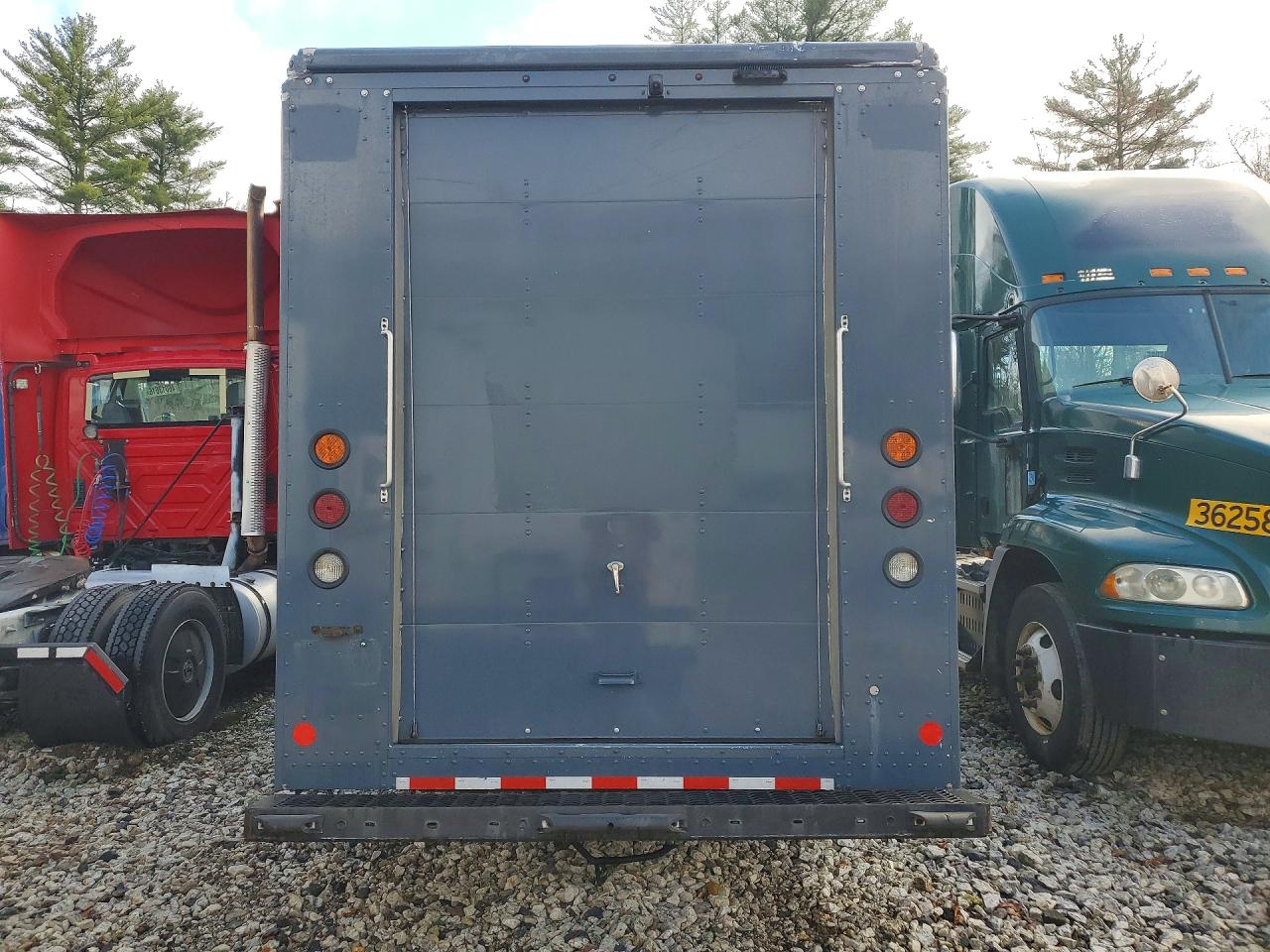 2021 FREIGHTLINER All other VIN 4UZAC2EA5MCMN0011 photo 6