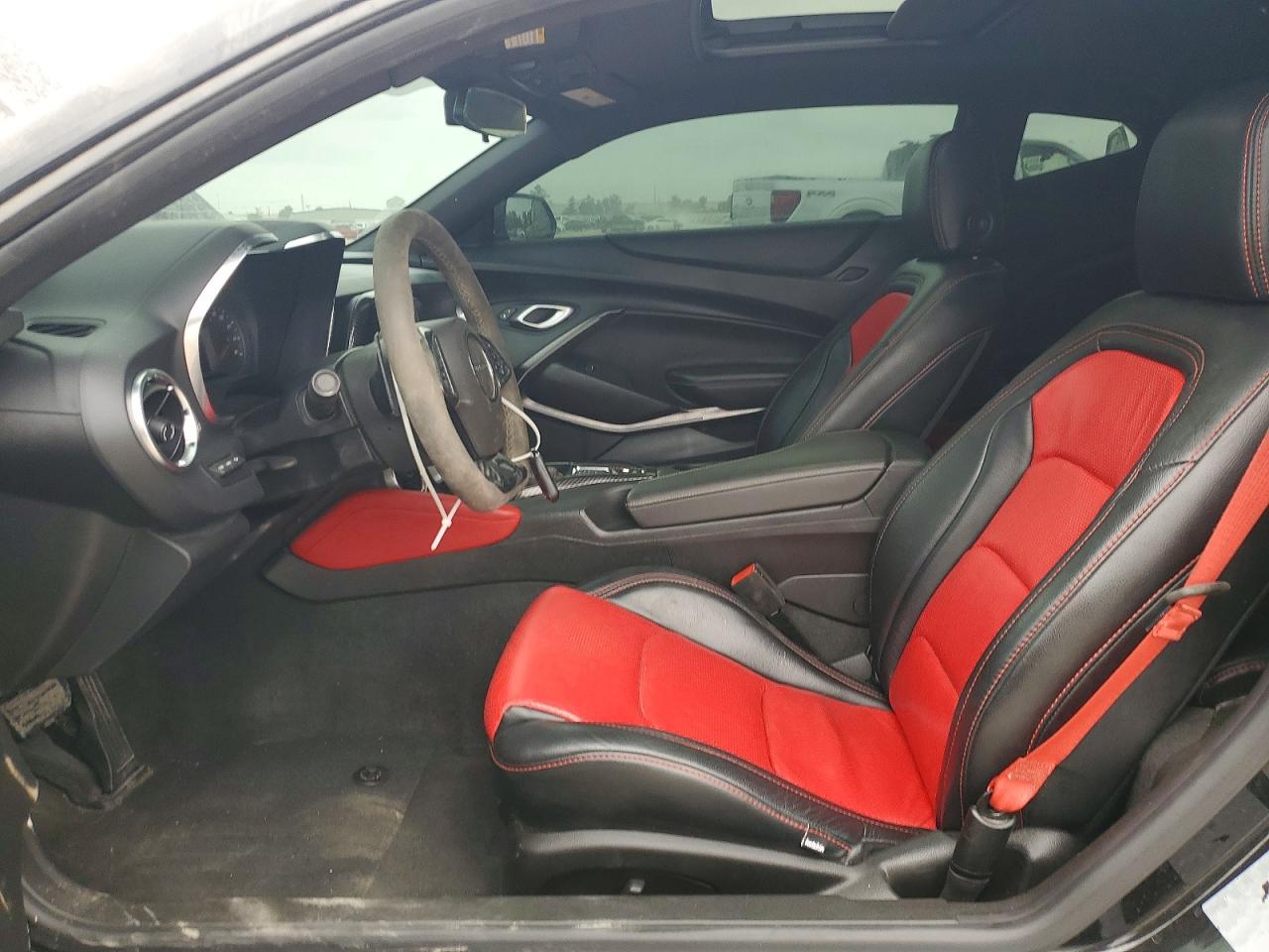 2024 Chevrolet Camaro VIN 1G1FB1RS0R0108302 photo 7