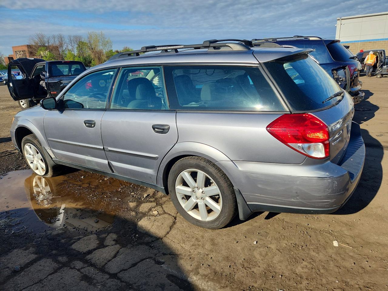 2009 Subaru Outback VIN 4S4BP61C697339099 photo 2