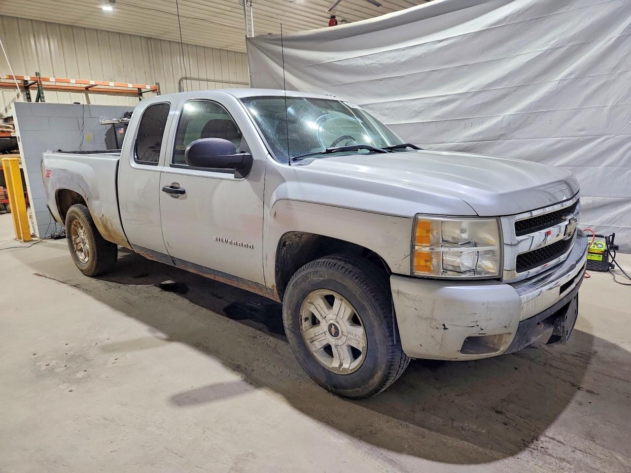 2010 Chevrolet All models VIN 1GCSKSE3XAZ264213 photo 4