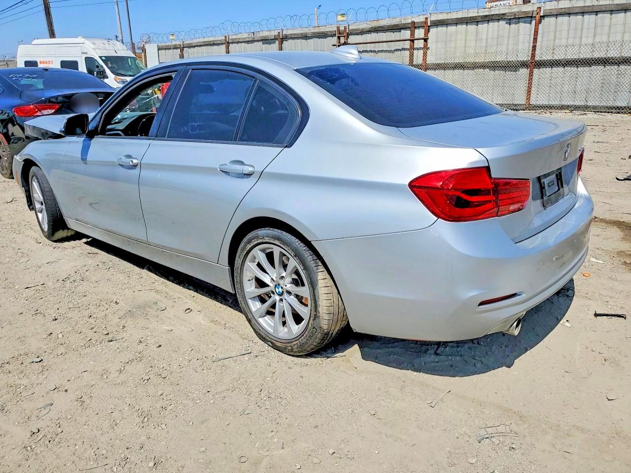 2016 BMW 3 series VIN WBA8A9C56GK617135 photo 2