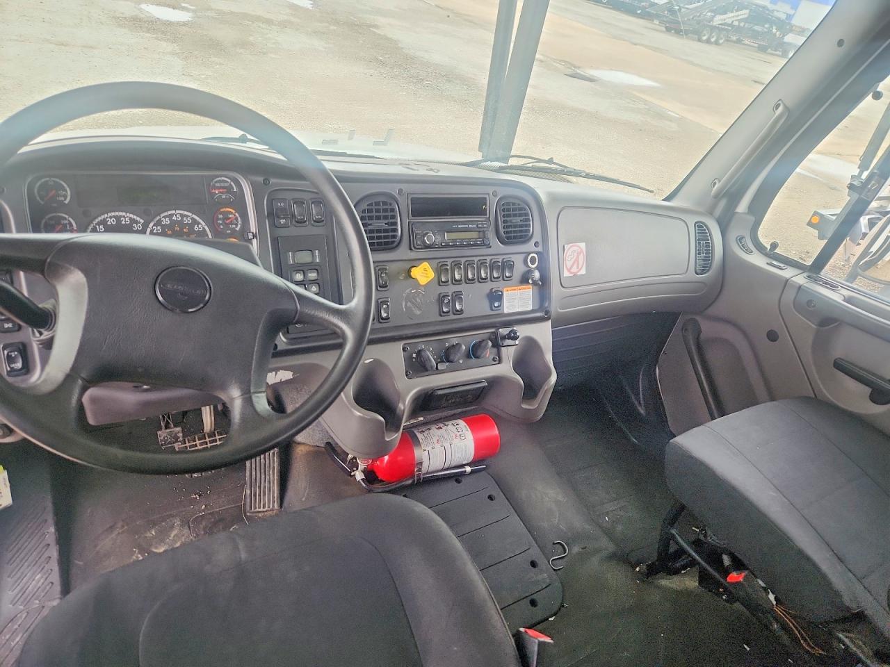2017 FREIGHTLINER All other VIN 1FVACXCY4HHHY4645 photo 8