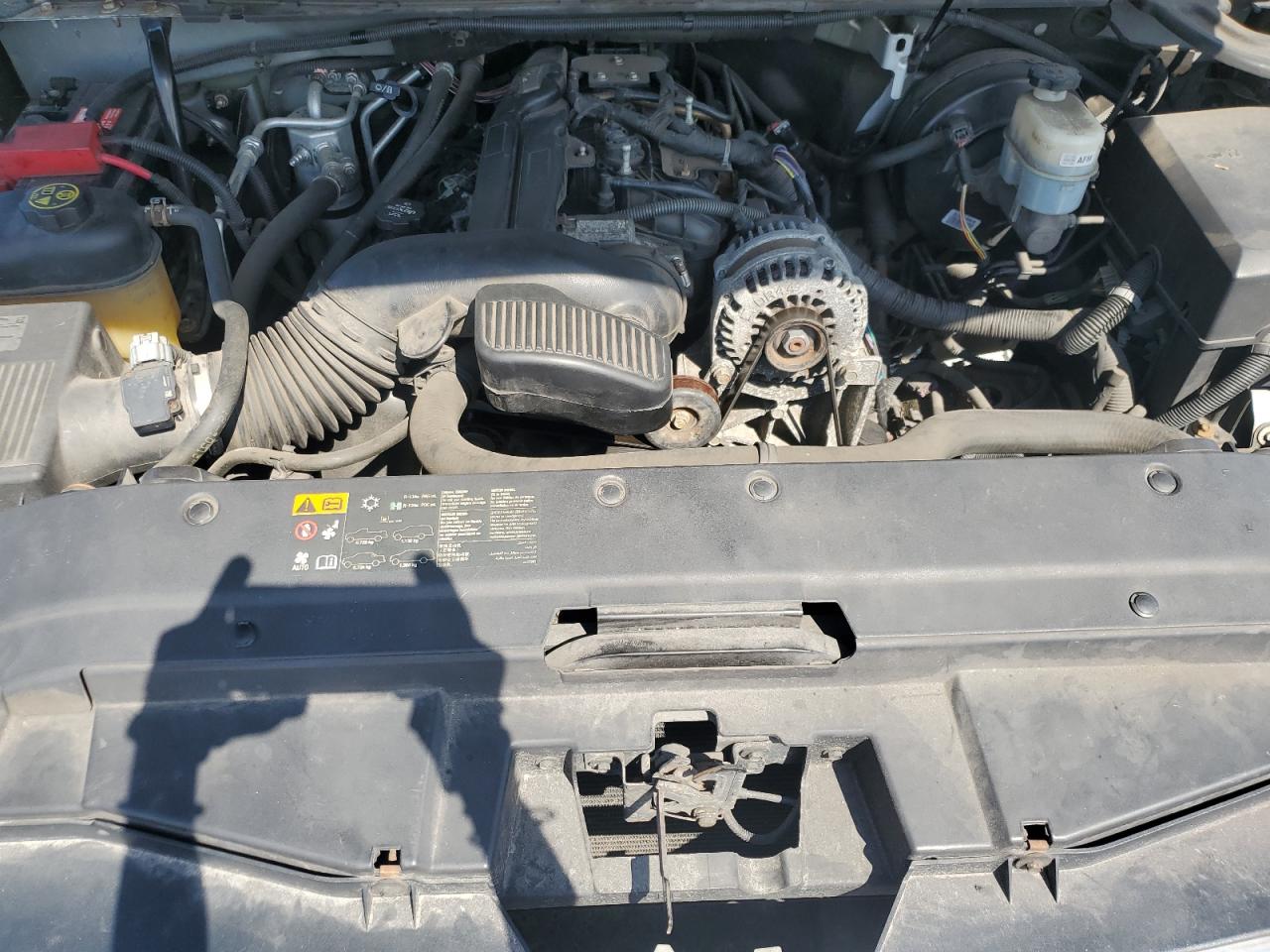 2013 Chevrolet Suburban VIN 1GNSKJE74DR146070 photo 12