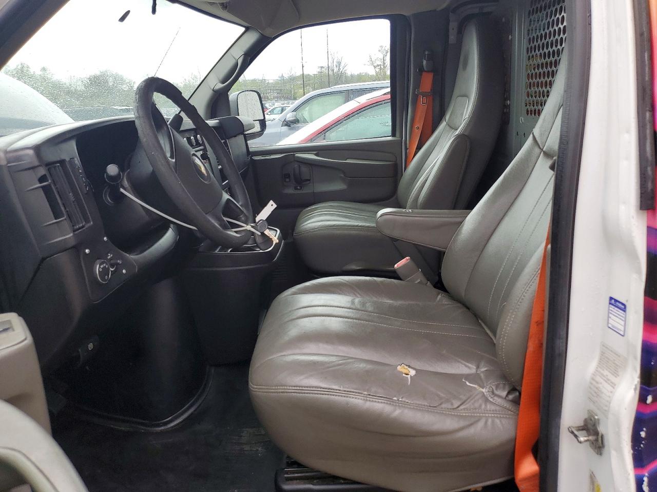 2014 Chevrolet Express VIN 1GCWGFCB6E1126256 photo 7