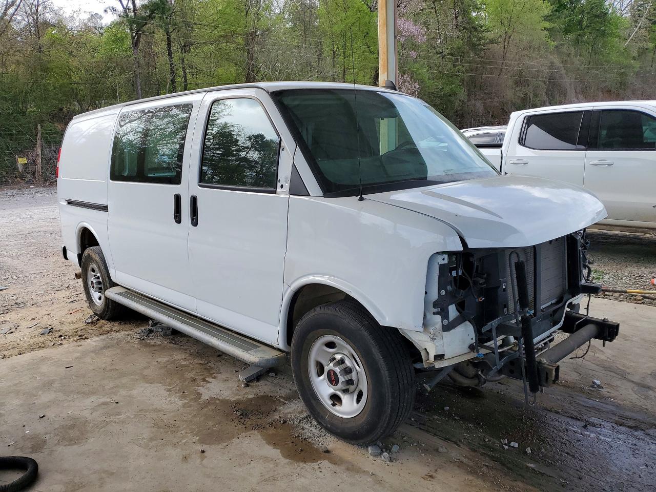 2019 GMC Savana VIN 1GTW7AFG6K1304012 photo 4