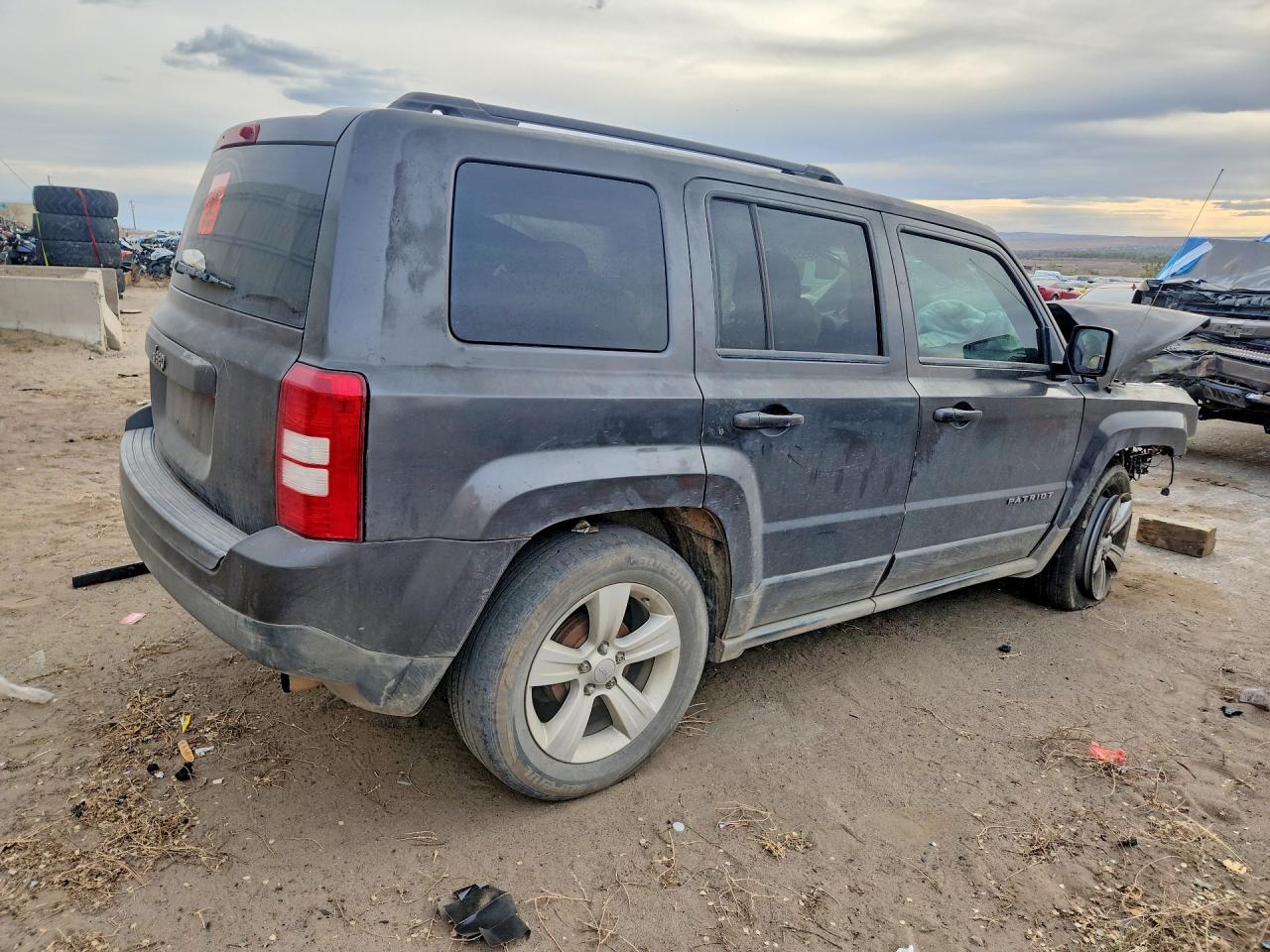 2016 Jeep Liberty VIN 1C4NJPBB2GD763294 photo 3