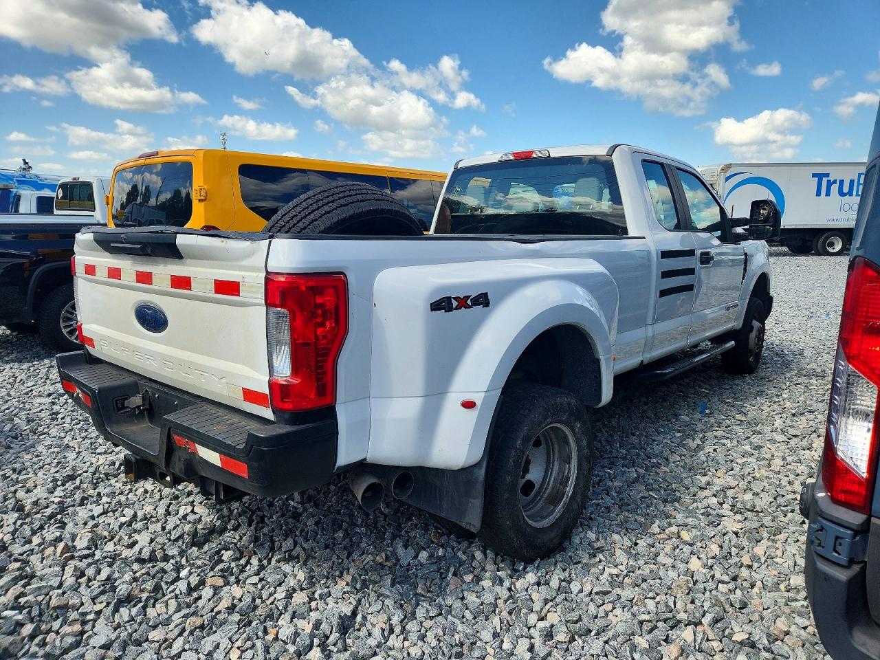 2019 Ford F350 VIN 1FT8X3DT0KEC36108 photo 4