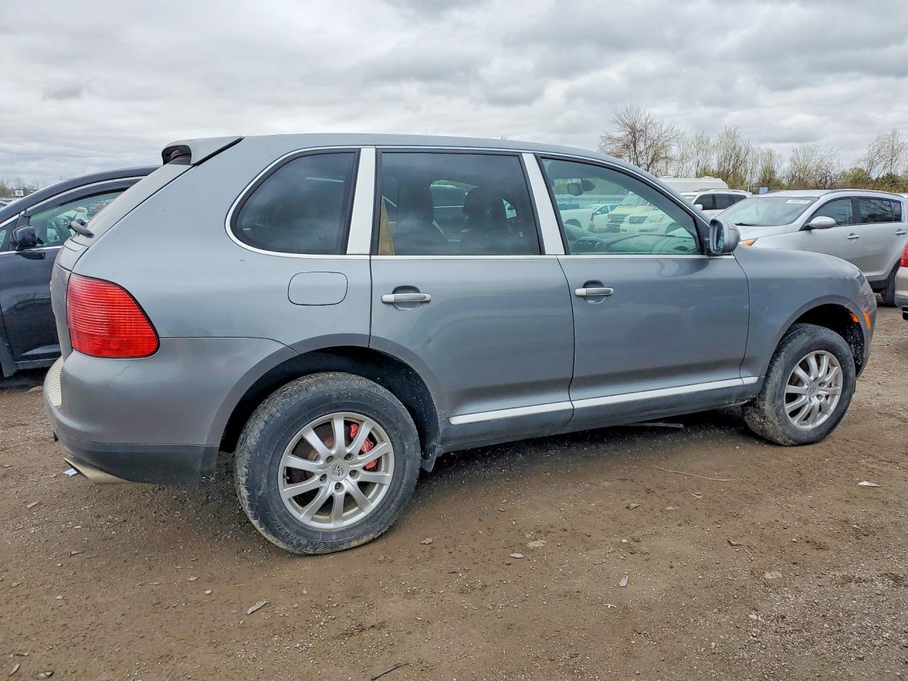 2003 Porsche Cayenne VIN WP1AB29P73LA60658 photo 3
