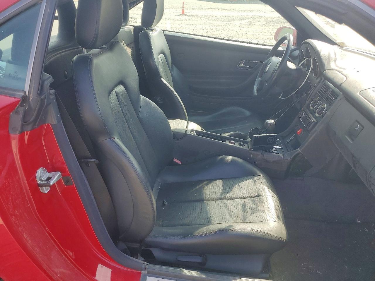 1998 Mercedes-Benz Slk-class VIN WDBKK47F7WF029925 photo 10