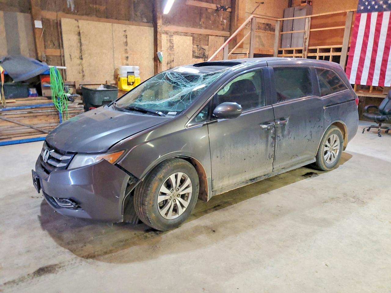 2014 Honda Odyssey VIN 5FNRL5H60EB061233 photo 1
