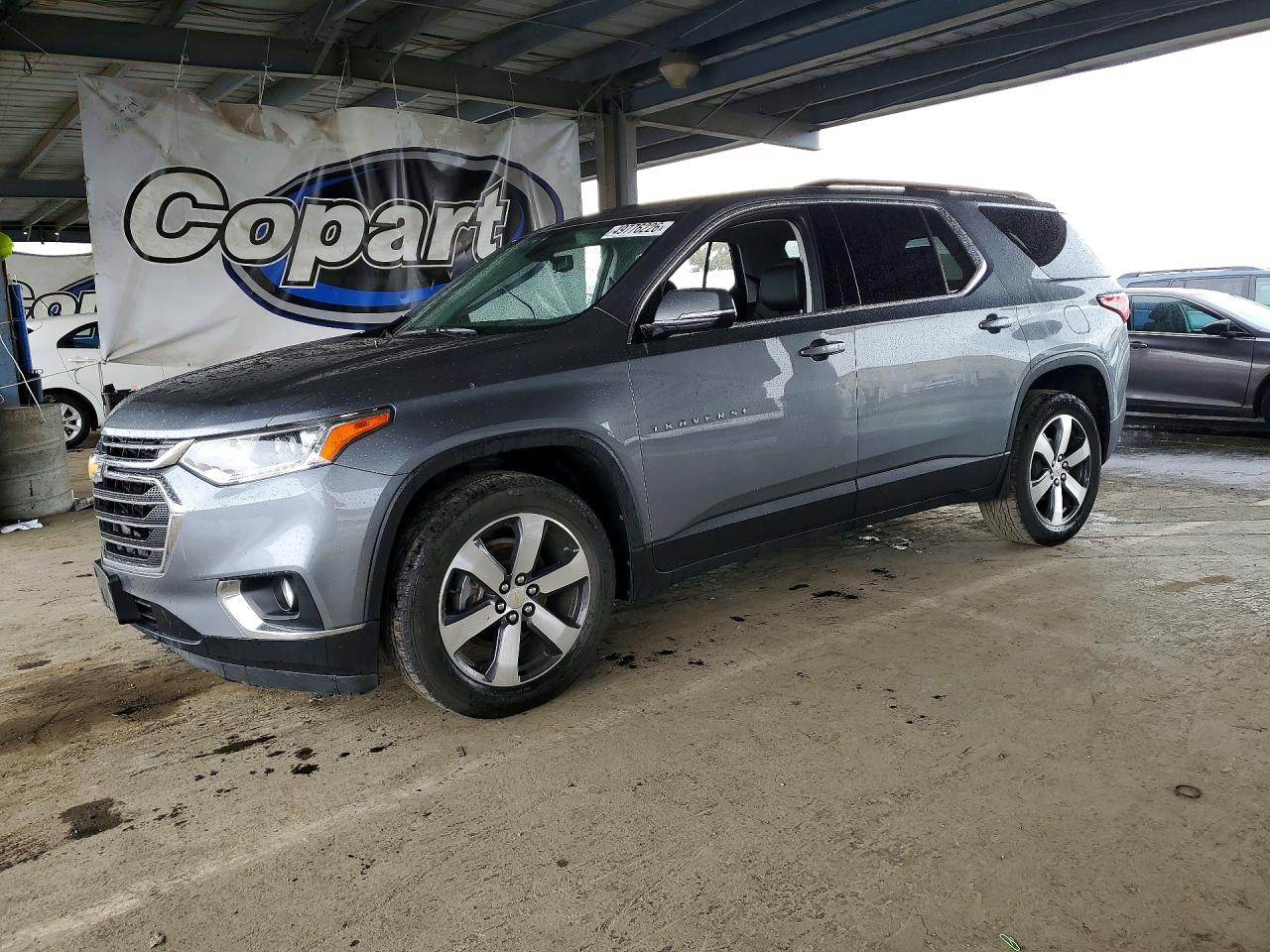 2019 Chevrolet Traverse VIN 1GNEVHKW4KJ255973 photo 1