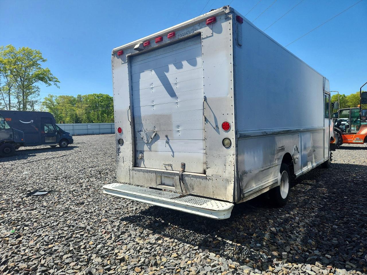1999 FREIGHTLINER All models VIN 4UZA5FFC0XCB81957 photo 3