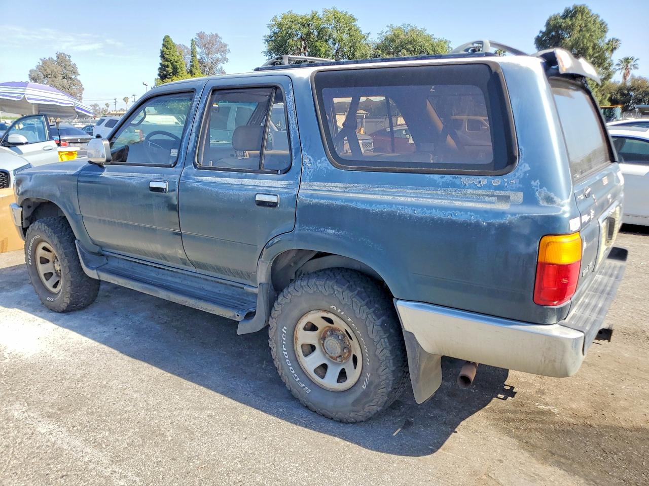 1995 Toyota 4runner VIN JT3VN29V5S0043175 photo 2