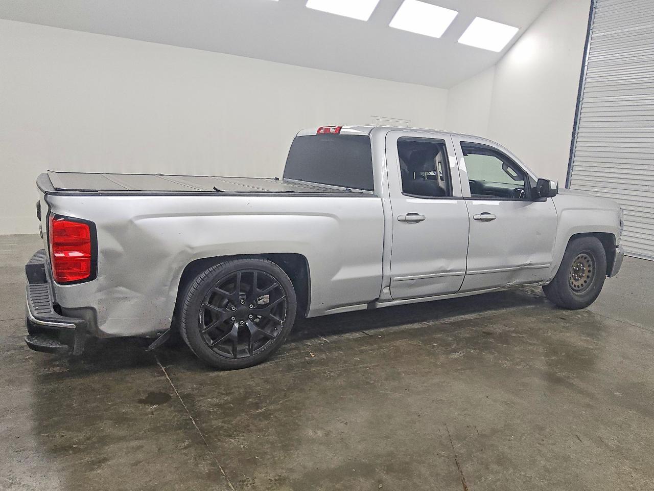 2017 Chevrolet All models VIN 1GCRCREC5HZ344971 photo 3