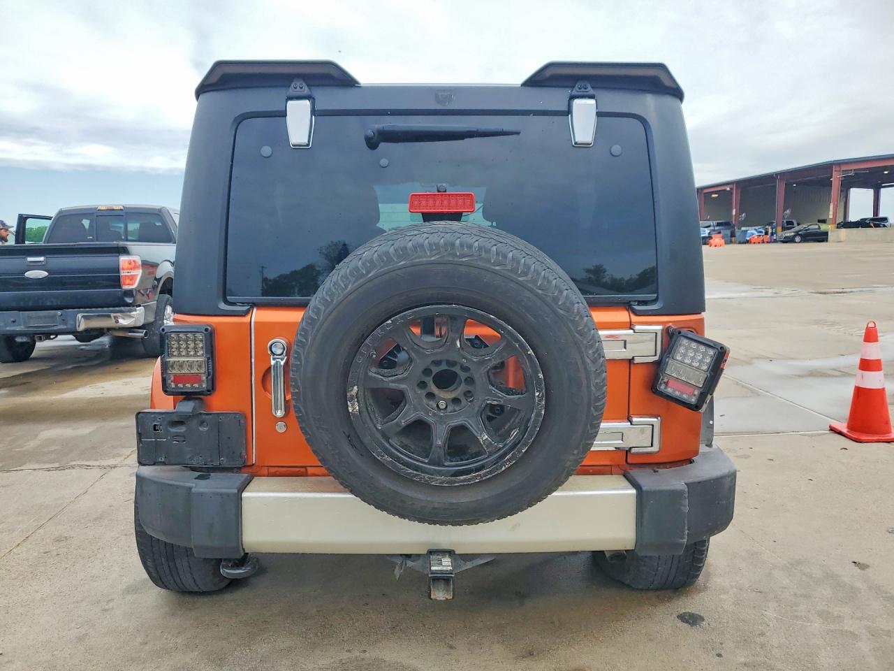 2011 Wrangler / VIN 1J4BA3H16BL520395 photo 6