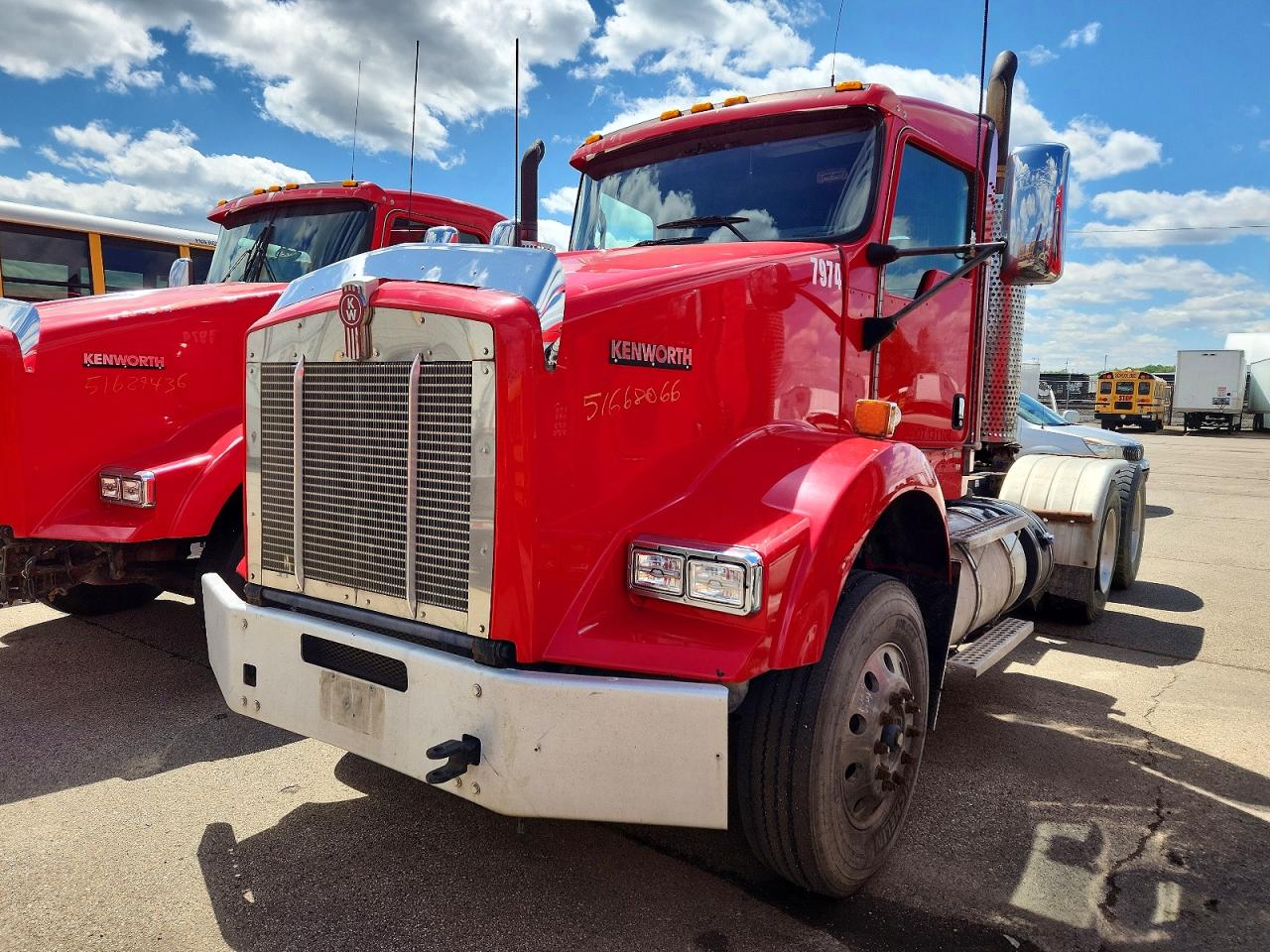 2014 KENWORTH All other VIN 1XKDD49X5EJ417441 photo 2