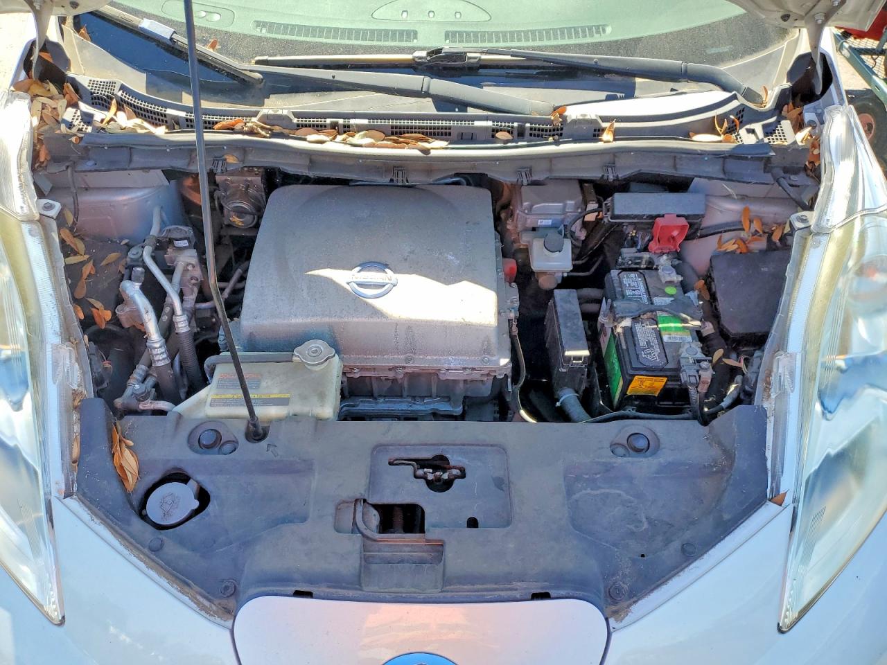 2013 NISSAN Leaf VIN 1N4AZ0CP4DC405596 photo 11