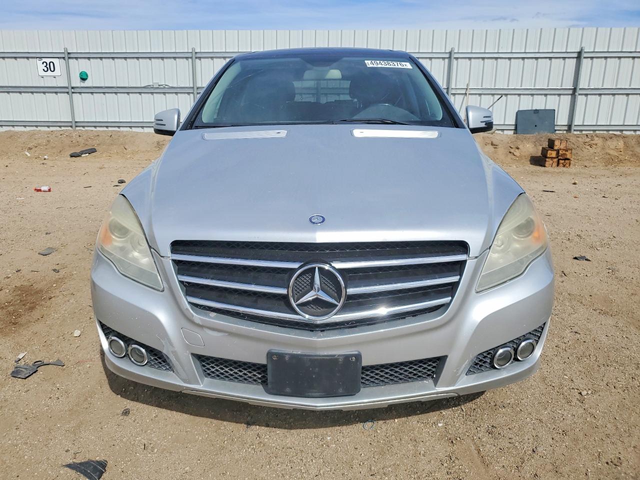 2011 Mercedes-Benz R-class VIN 4JGCB6FE3BA118176 photo 5