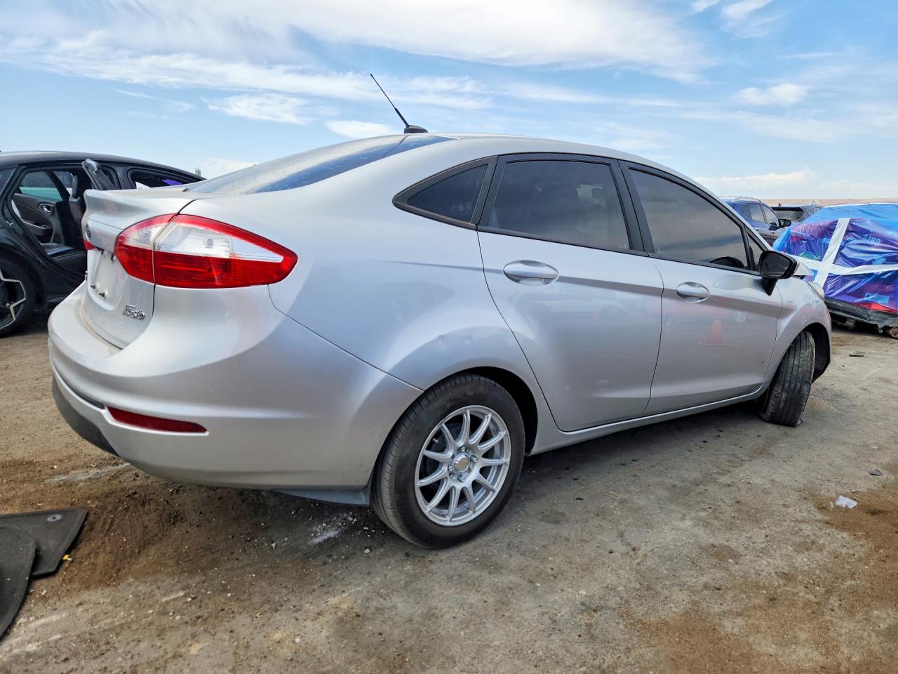 2019 Ford Fiesta VIN 3FADP4AJ9KM130053 photo 3