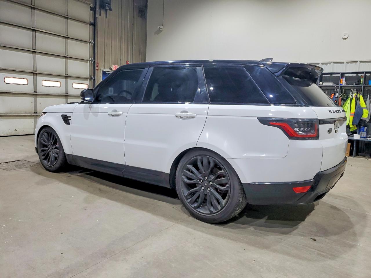 2019 Land Rangerover VIN SALWR2RV8KA833867 photo 2