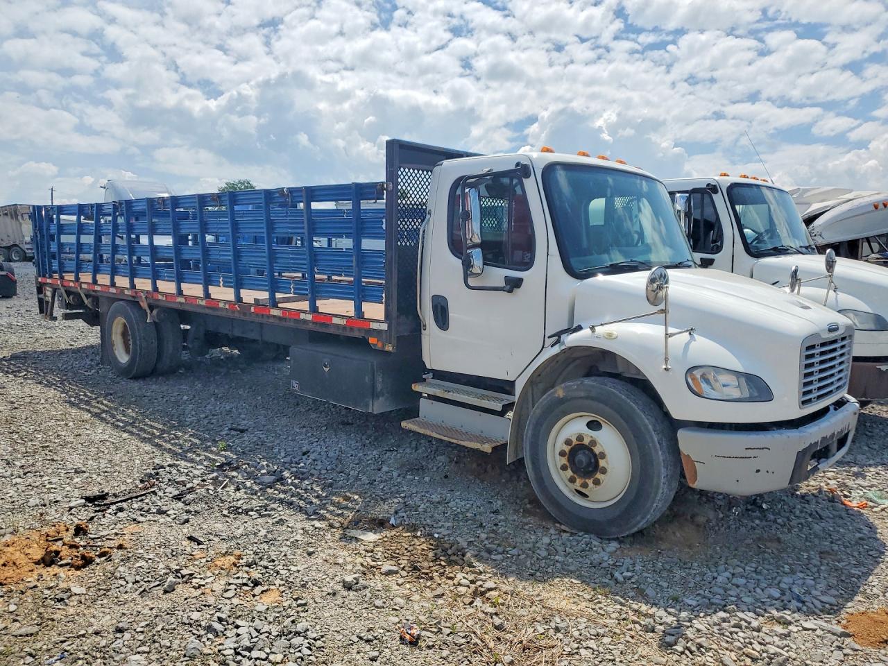 2017 FREIGHTLINER All other VIN 1FVACXDT7HHJF1570 photo 4