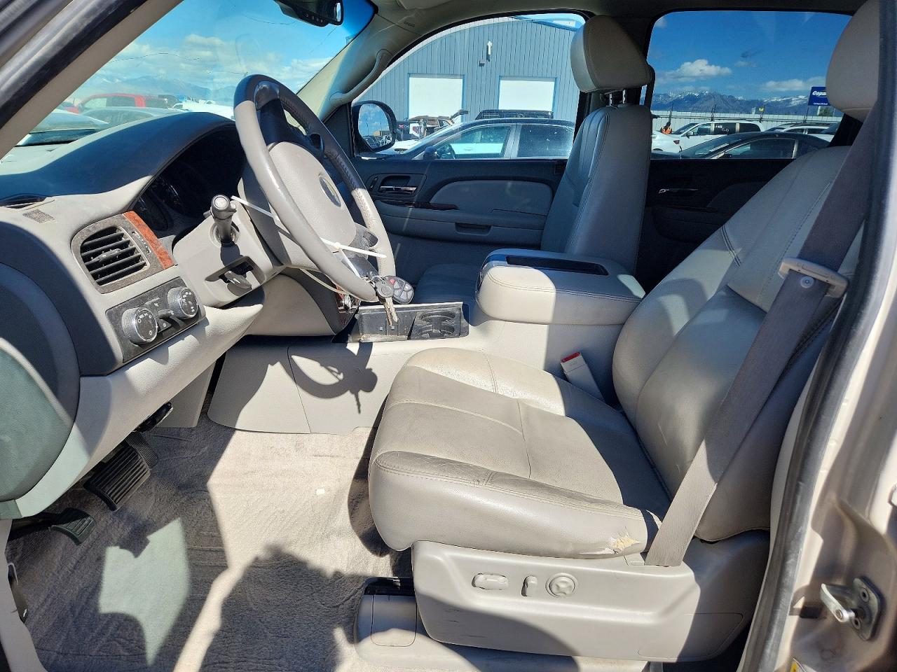 2007 Chevrolet Suburban VIN 3GNFK16387G145571 photo 7